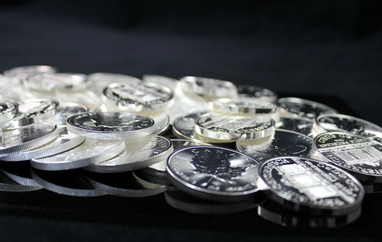 Bootstrap Business: Silver Trading 101: How To Invest With Silver Coins dlvr.it/T5sRD4