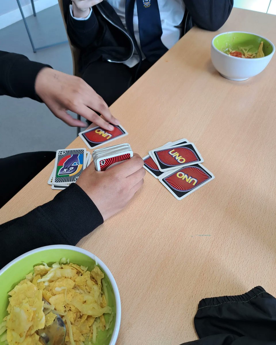 Term is back for girls' group 12+✨️🥰 A discussion around group agreement & term plan.Then nachos and games!!We love a game of cludeo 🕵🏻‍♀️ & dobble! Partnership @PilmenyDevProj 🤝🏻 #girlsgroup #girlswellbeing #partnershipworking #leith #youthwork #community #empoweryounggirls