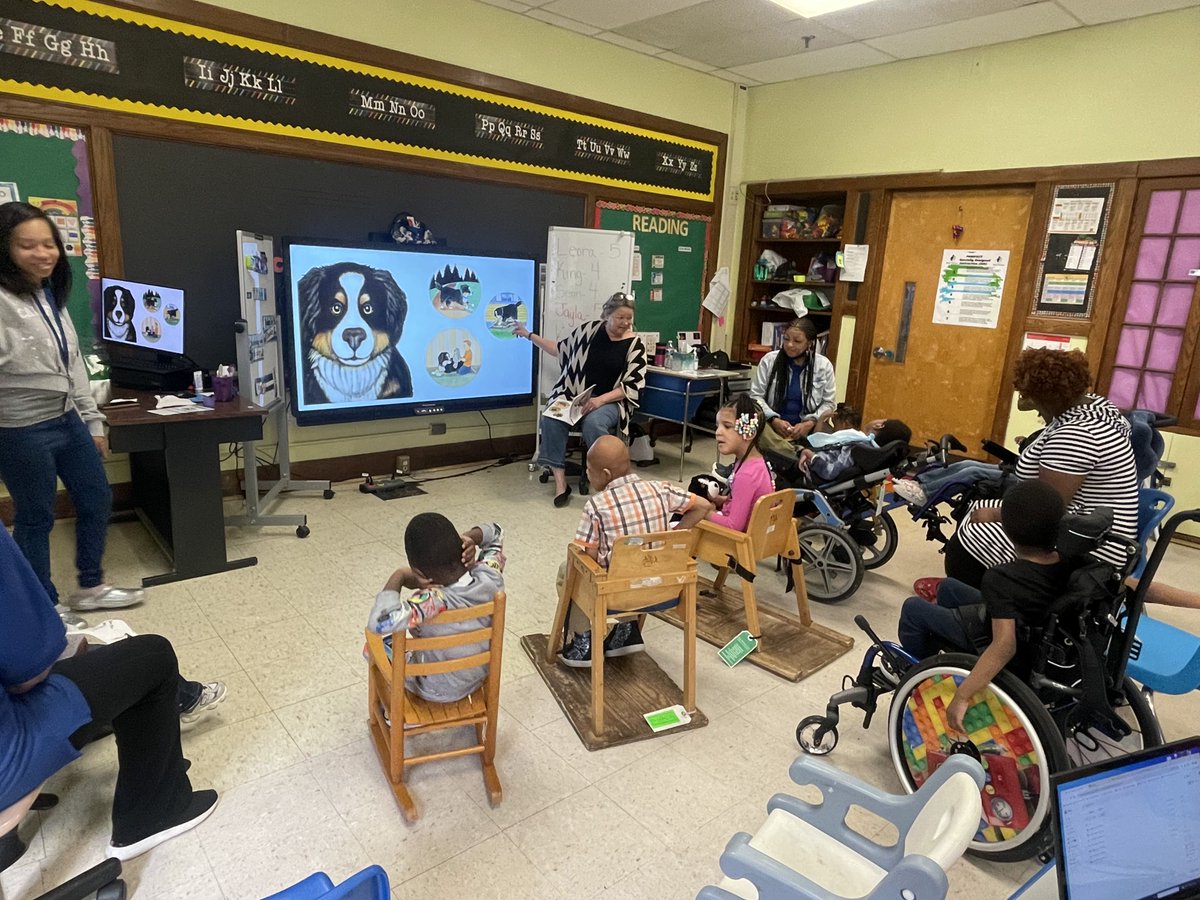 BaerSchool's tweet image. Baer Students were delighted with a storytelling session from the author herself, Maggie van Galen. Be sure to check out her new book “King Takes A Bath”.

#KingsDayOut @MaggieVanGalen #SensoryProcessing
#BaerStrong @BCPSS @BaltCitySchools
@SwintonBuck