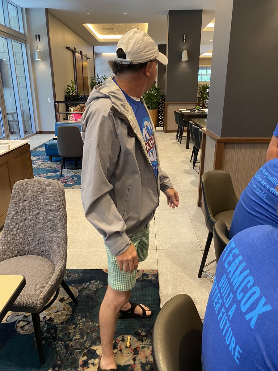 BeasonBo's tweet photo. Half pants, will travel. https://t.co/8LZsnv7FP7