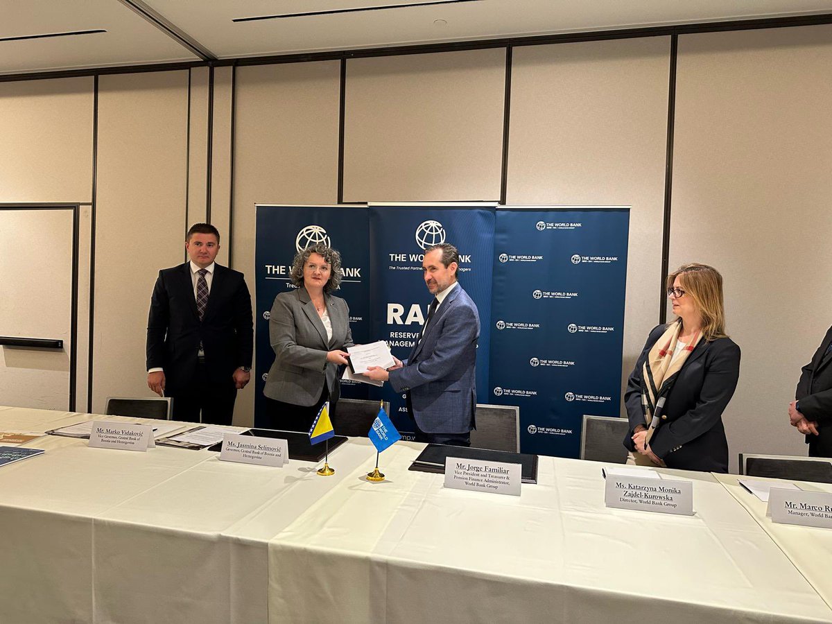 💼🤝 Centralna banka Bosne i Hercegovine (CBBiH) pridružila se Partnerstvu za savjetovanje i upravljanje rezervama (Reserve Advisory &amp; Management Partnership – RAMP).

Više informacija: cbbh.ba/press/ShowNews…

#cbbih #RAMP #worldbank