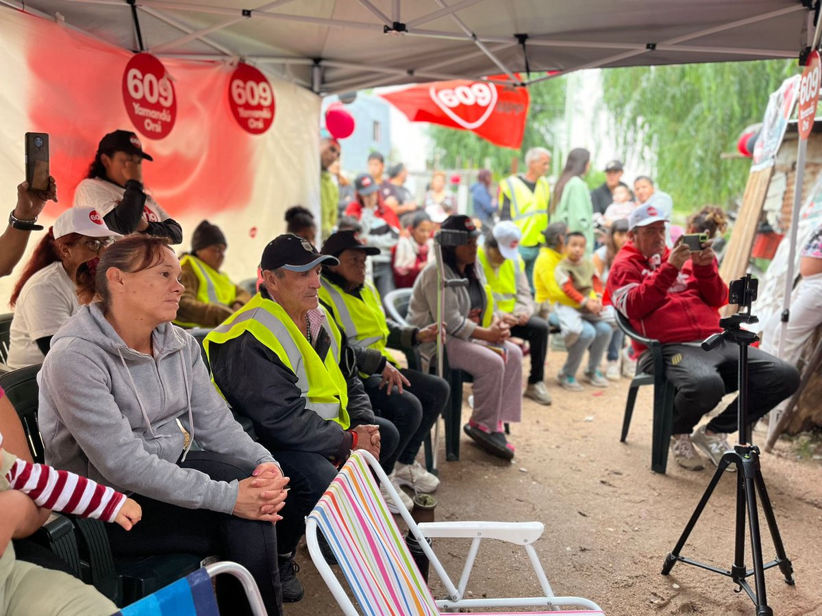 ¡Un nuevo Cantón 609 abre sus puertas! Hoy en Piedras Blancas con la presencia de Yamandú Orsi y Lucía Topolansky se abre un nuevo espacio en el cual se trabajará por la obtención del tan necesario cuarto gobierno frenteamplista. El cambio es con Orsi, el cambio es con la