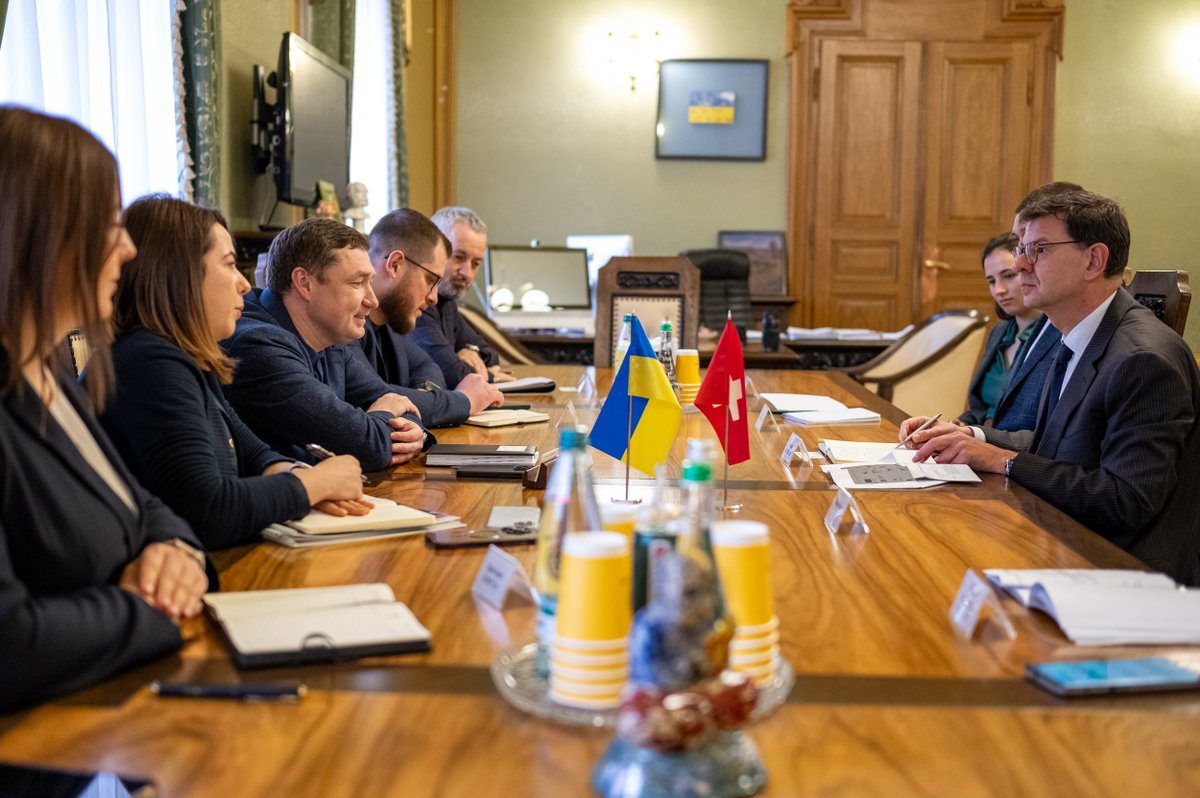 Today in Lviv, the 🇨🇭 Ambassador Félix Baumann met with the Head of the Lviv regional administration, Maksym Kozytskyy. The focus is on the Swiss-supported health & mental health projects, social infrastructure, economic development of the region.