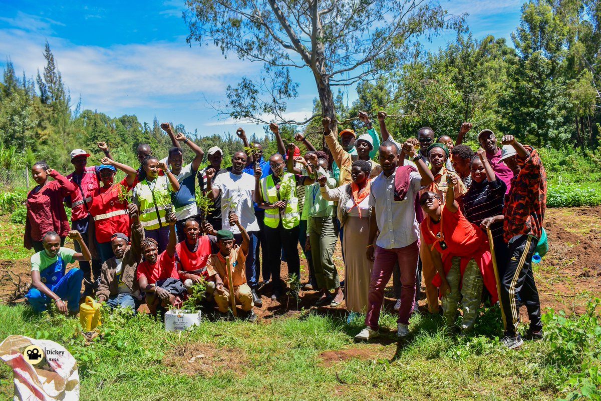 Today, Ng'arisha Mtaa joins global efforts in celebrating #WorldEarthDay by rehabilitating a riparian land along Nanyuki River. Our planet deserves our protection. Say no to plastic pollution. #PlanetVsPlastics 
#WorldEarthDay2024
