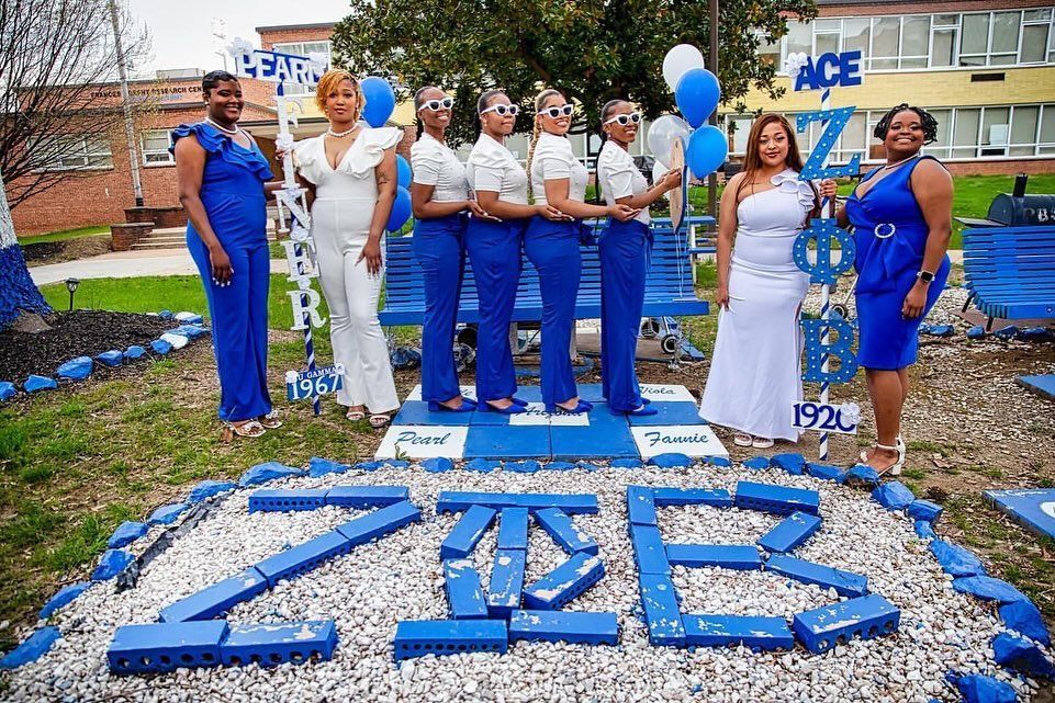 The Zetas at Coppin State University recently revealed their Spring 2024 line. Show them some love. 💙🤍🙌🏾

Congratulations to the “4Seedz in the Finest Garden”.

@nu_gamma_zetas 
📷: tag photographer