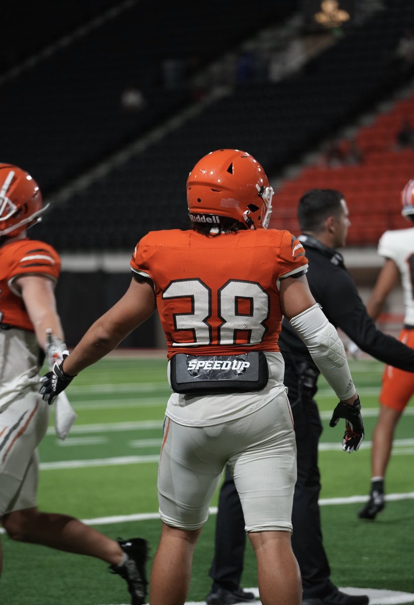 WillWallis01's tweet photo. I want to thank God and everyone that helped me on my journey. A special thanks to @RagleCharlie  and @BengalGridiron for giving me the first opportunity to play Division 1 football. I am now in the transfer portal with 3 yrs of eligibility. 
🎥: https://t.co/oAuybnVfp2 https://t.co/uFgBiNMS6W