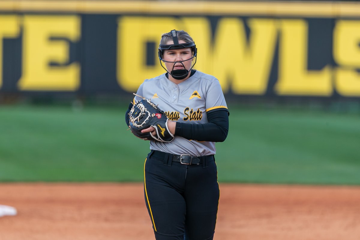 KSUOwlsSB's tweet photo. Achievement Unlocked 🏆

In her start versus UNA, Melanie Bennett faced her 3⃣,0⃣0⃣0⃣th hitter 😱

Oh yea...She also holds these records too 😏

- Complete Games
- Games Started
- Innings Pitched

#OneHeart | #HootyHoo🦉 https://t.co/DwlSjfGQ0b