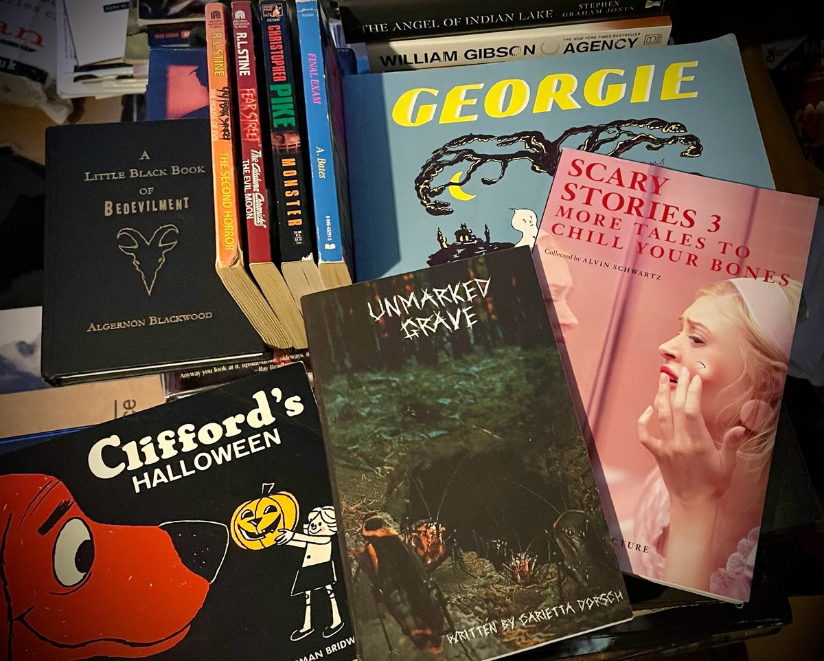 Here’s my book haul from @ScaresThatCare 
… a few more than planned, luckily we had the baggage allowance covered. #Horrorfam #AuthorCon3 #fightrealmonsters