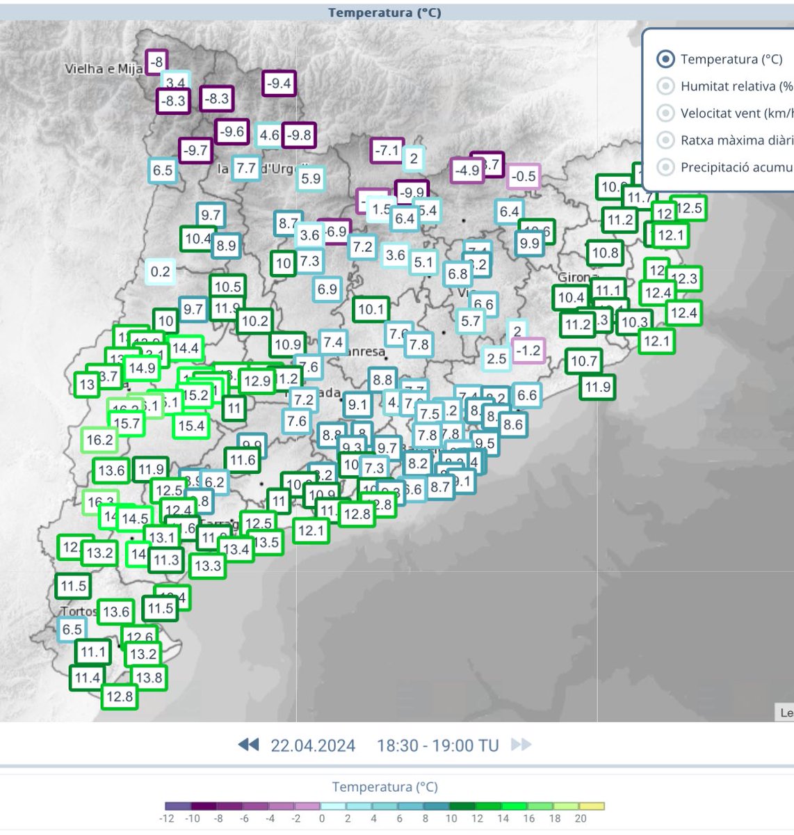 Ja s’ha aturat la pluja, 17.6 mm recollits a #premiademar. Al voltant de 25-30 mm cap a la Serra Litoral, magnífica regada👏🏼☔️ Jornada primaveral amb tocs hivernals. Temperatura actual de 9.5°, fred d’hivern aquest vespre. Demà St Jordi caldrà abrigar-se🧣❄️🌹@PremiaMedia_