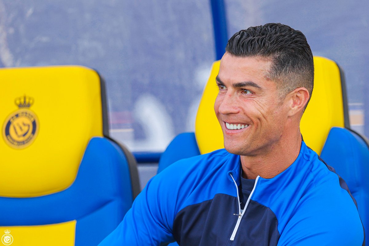 La mejor sonrisa  😆que hay en este mundo la @Cristiano Ronaldo al volver a entrenar con el club 💛💙🐐👑 

#CR7𓃵 #CristianoRonaldo #Ronaldo #VIVARONALDO #Portugal #AlNassr #GOAT𓃵 #Bicho #CristianoRonaldo𓃵 #CR7𓃵بث #GOAT𓃵7 #Ronaldo𓃵 #CR7𓃵GOAT #cristiano39 #RoshnSaudiLeague