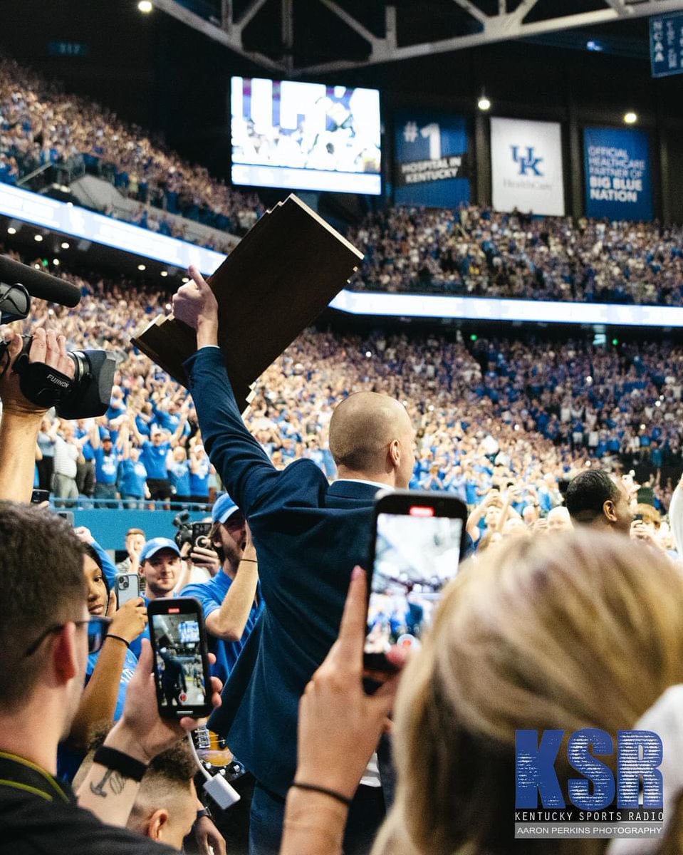 “I’ve never seen anything like that in the history of sports in the world” -Mark Pope talks about Kentucky’s Press Conference on The Paul Finebaum Show