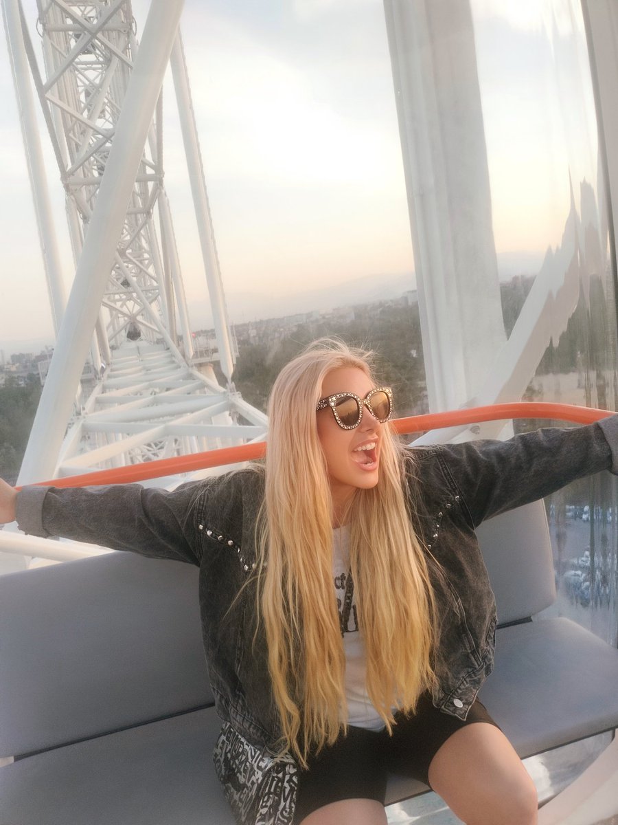 FuzzOficial's tweet photo. ✨😱Alto. Creo que por acá no les había contado que fuimos a @Aztlanparque el fin pasado y nos subimos a la rueda de la fortuna y fue lo máximo 🎡🎠💖 #parqueaztlan #tumejorhistoria https://t.co/dPkhS8sBKE