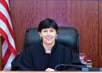 Take a poll of black Judges in Harris County and they will confess how Admin Judge Susan Brown black mails them with public reprimand write ups and false allegations. 

#HarrisCounty #JudgeBrownIsRacists 
@rolandsmartin @blackenterprise @CNN @tariqnasheed @plies