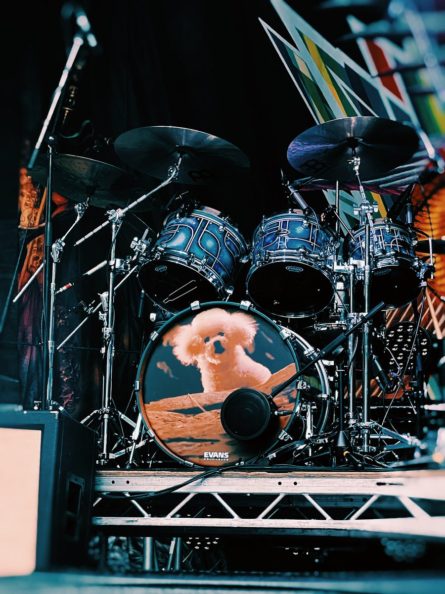 Day 113 / 366 'MASTODON DRUM KIT' 🥁 🇺🇸

#mastodon #band #drumkit #BrannDailor #drumsetup #concertphotography #vscodaily #photooftheday #FotoVorschlag #Kreisrund