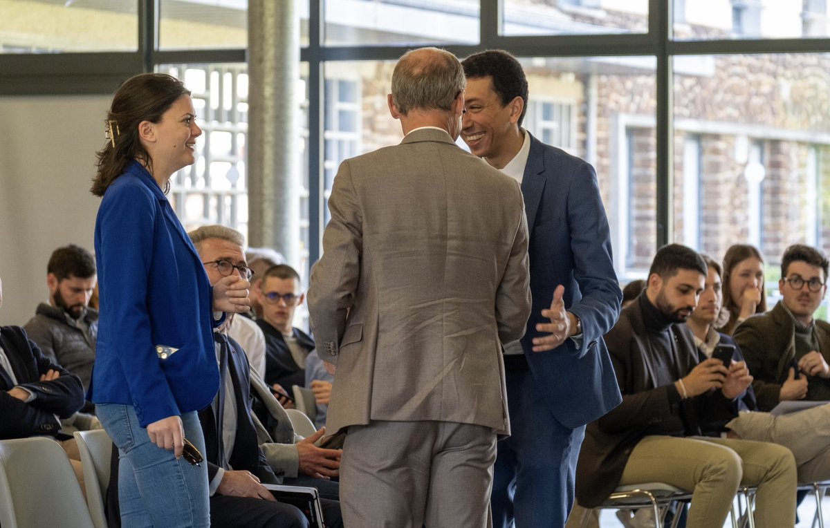 Merci à notre conseiller régional manceau Benoît Barret pour sa présence. Un clin d’œil tout particulier à @StephPiednoir et @C_Nebbula venus du Maine-et-Loire. En Pays de la Loire, l’unité et la convergence de la droite c’est une promesse d’avenir !