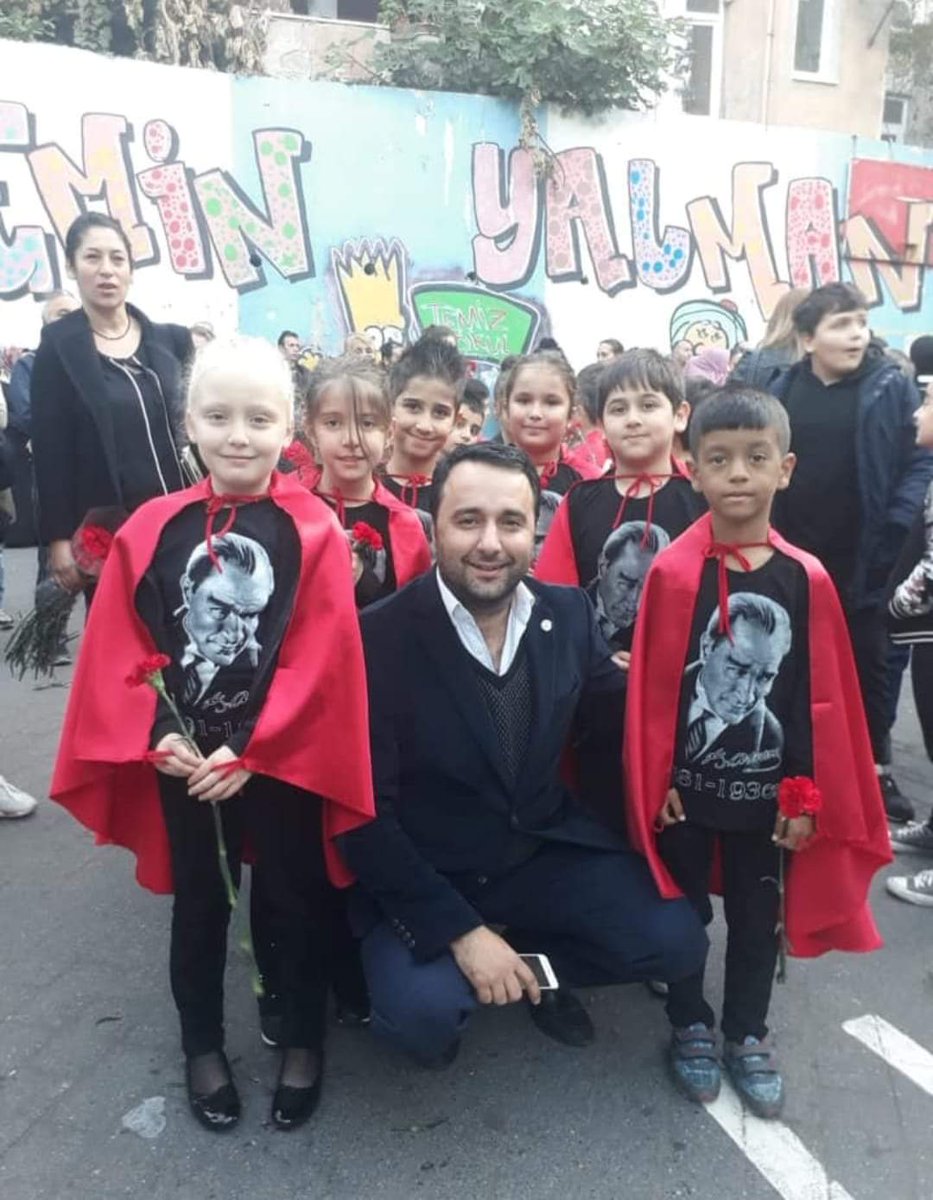 Tüm Çocuklarımızın 23 Nisa Ulusal Egemenlik Ve Çocuk Bayramını Kutluyor Ve Bu Vesileyle Çocuklarımıza Bu Günü Armağan Eden Cumhuriyetimizin Kurucusu Büyük Önder Mustafa Kemal ATATÜRK ve Silah Arkadaşlarını Sevgi, Saygı ve Minnetle Anıyorum.
🇹🇷🇹🇷🇹🇷🇹🇷🇹🇷