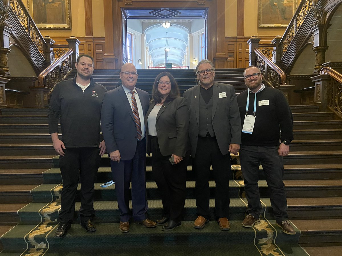 I enjoyed hosting Corinna Smith-Gatcke, Mayor Township of Leeds and The 1000 Islands, Councillor Jeff Lackie, David Holliday and Aaron Hatton today at Queen’s Park. Thanks for stopping by!