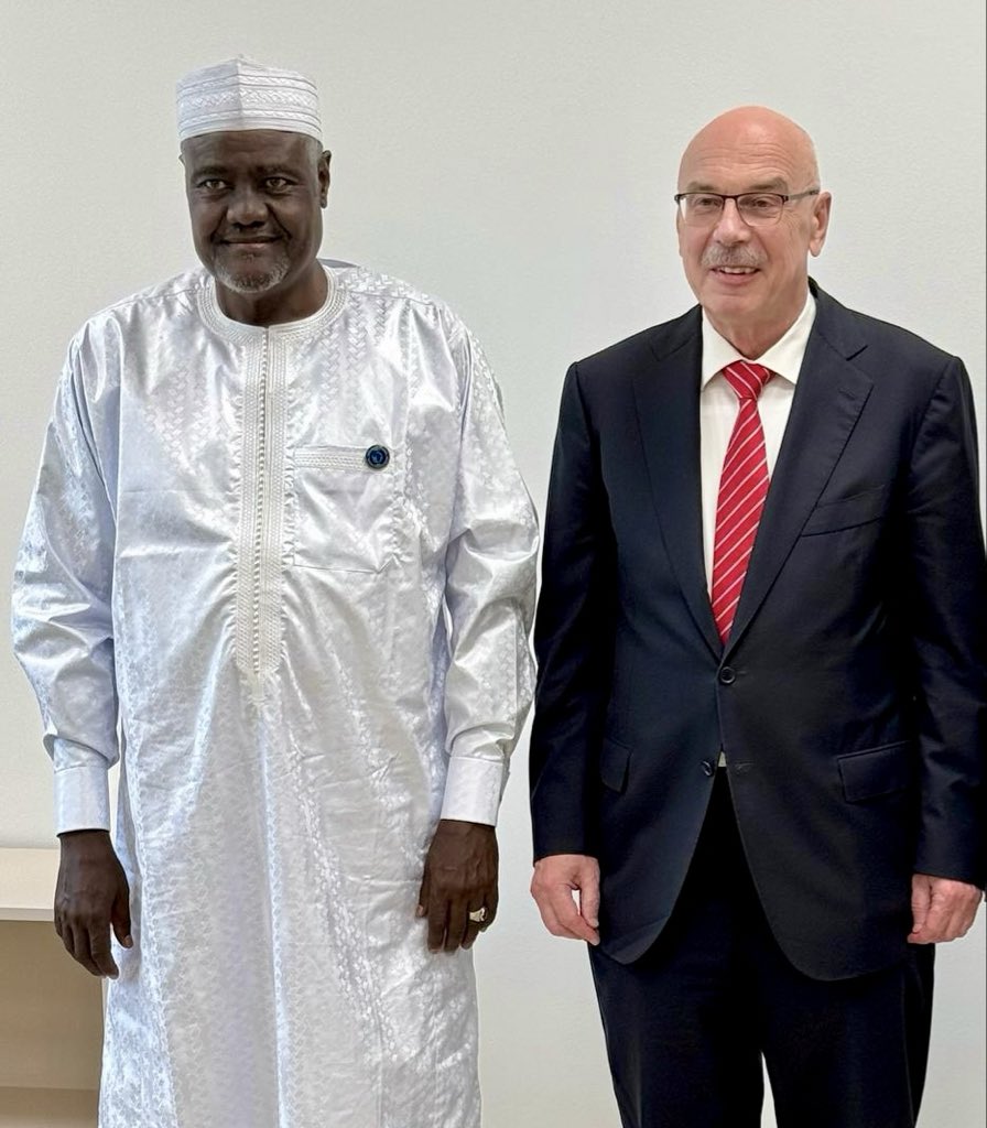 In Abuja for the High-Level #AfricaCTMeeting, USG @un_oct Voronkov & @_africanunion Chairperson, H.E. Mr. @auc_moussafaki, discussed @un 🇺🇳and AUC partnership to support #CounterTerrorism & #PCVE efforts in #Africa 🌍

#UniteToCounterTerrorism