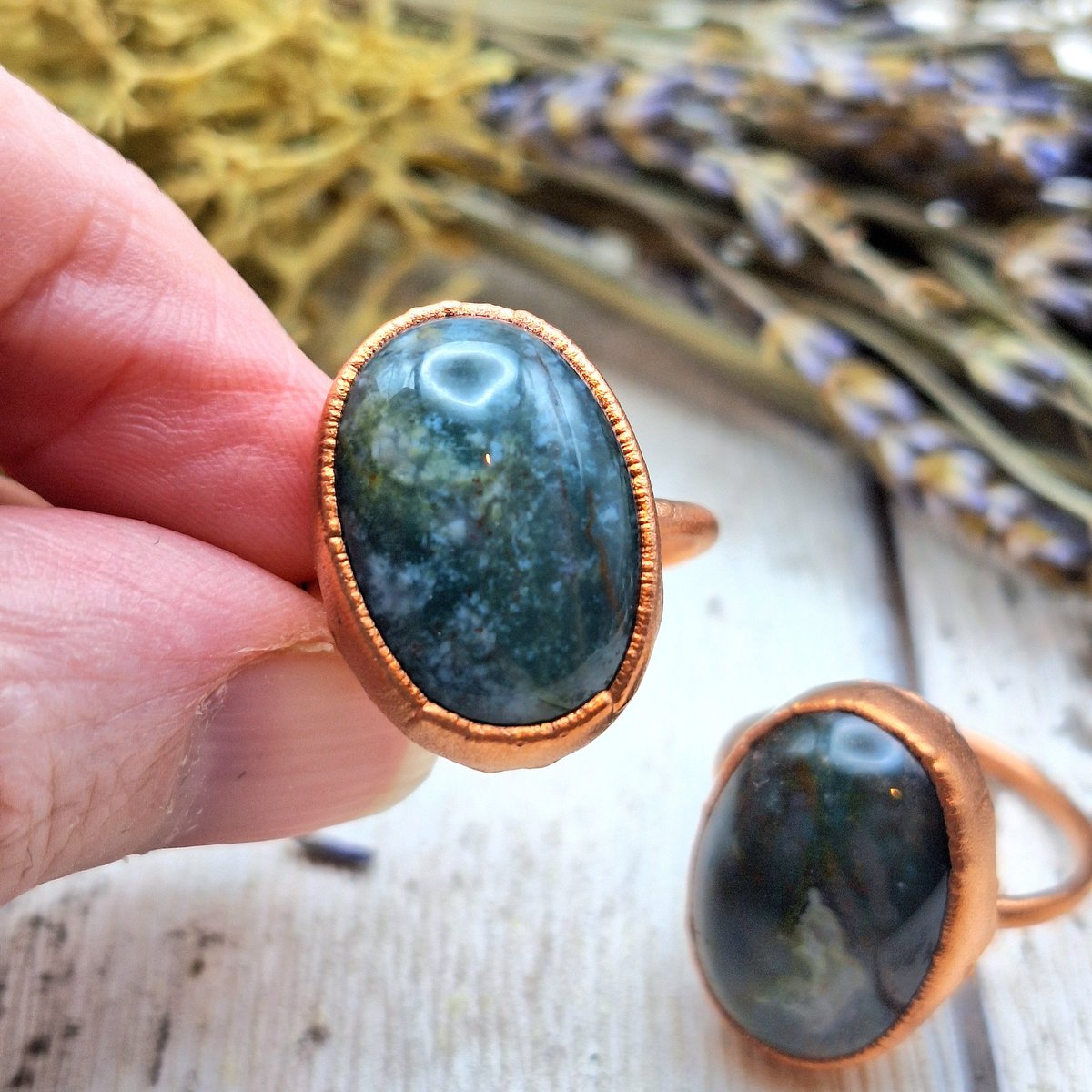 Polished up some of my Moss Agate electroformed copper rings. These are lovely chunky statement rings.

#electroforming #electroformed #copperjewelry #alchemy #jewelleryartist #thetwistedkitty #rings #statementjewelry #mossagate
