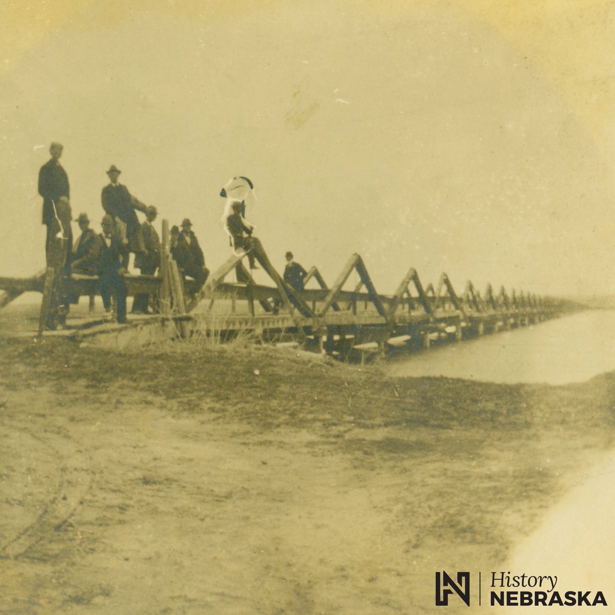 #MarkerMonday Crossing the North Platte River near Bridgeport, the 2,000 ft long Camp Clarke Bridge connected the Black Hills goldfields to the Union Pacific Railroad from 1876 until about 1900. history.nebraska.gov/marker-monday-…