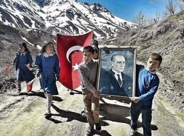 Nerede o eski günler😪 #23nisan 🇹🇷❤️🇹🇷#23nisanulusalegemenlikveçocukbayramı #23nisanulusalegemenlikveçocukbayramıkutluolsun