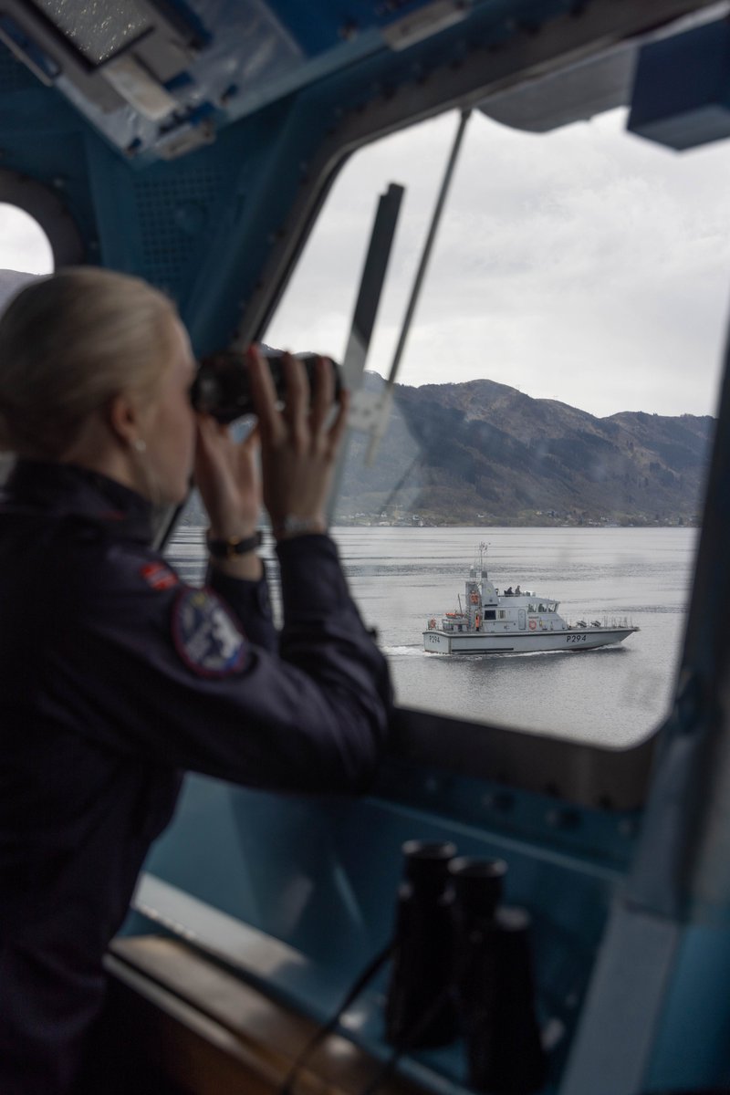 selshevneren's tweet photo. Exercise «Tamber Shield 2024» 😍
🇳🇴🇬🇧 KNM «Roald Amundsen» #F311 «KNM Gnist» #P965 «KNM Storm» #P961 «HMS Blazer» @hms_blazer #P279 «HMS Exploit» @HMSExploit
#P167 @HMSTrumpeter «Trumpeter» #P294 @HMS_Biter «Biter» #P270 @RoyalAirForce @RoyalNavy @815NAS #zz534 @JEFnations @Sjoforsvaret 📸🎥 @Forsvaret_no