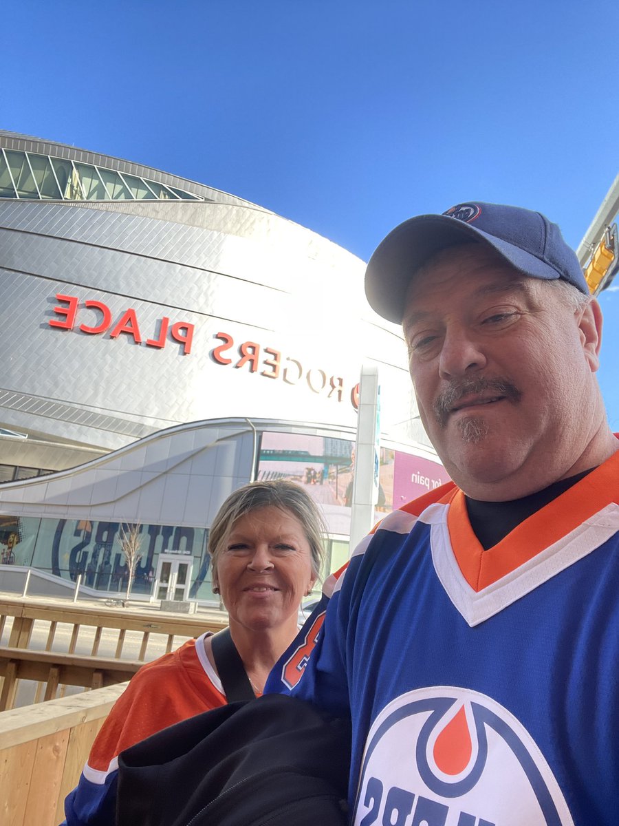 RayHamoline's tweet photo. Let’s go oilers.!!! https://t.co/lbS8xPJJA4