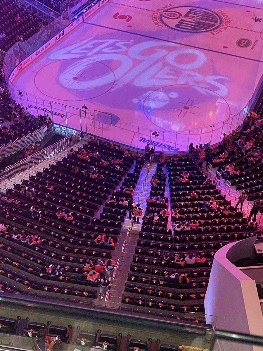 RayHamoline's tweet photo. Let’s go oilers.!!! https://t.co/lbS8xPJJA4