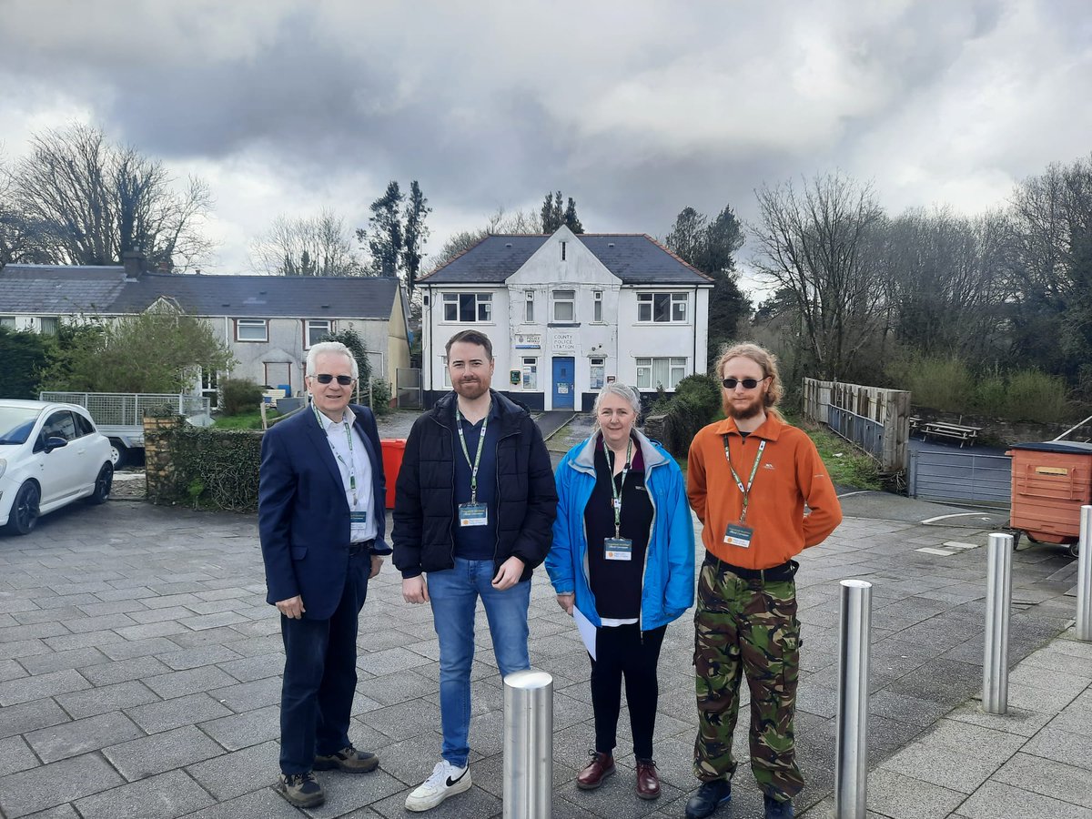 🚨 Campaign Update! 🚨

We were out campaigning in #Hirwaun recently with PCC Candidate for South Wales, Dennis Clarke! 

Don't forget to get out and vote on May 2nd!🗳️

Learn more about Dennis - dennisclarkeplaid.cymru/welcome