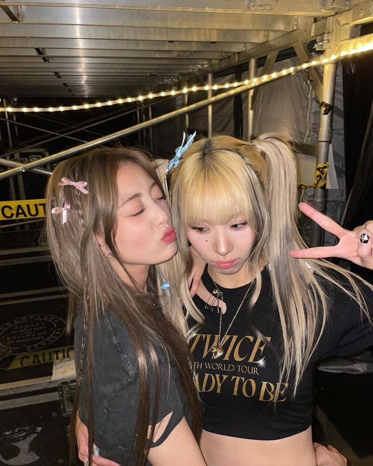 Few hours late but happiest birthday to our girl, Chaeyoung!!! 🍓💕

HAPPY CHAEYOUNG DAY
#딸기제철에_태어난_딸기곤듀
#HAPPYCHAEBERRYDAY
<a href="/JYPETWICE/">TWICE</a>