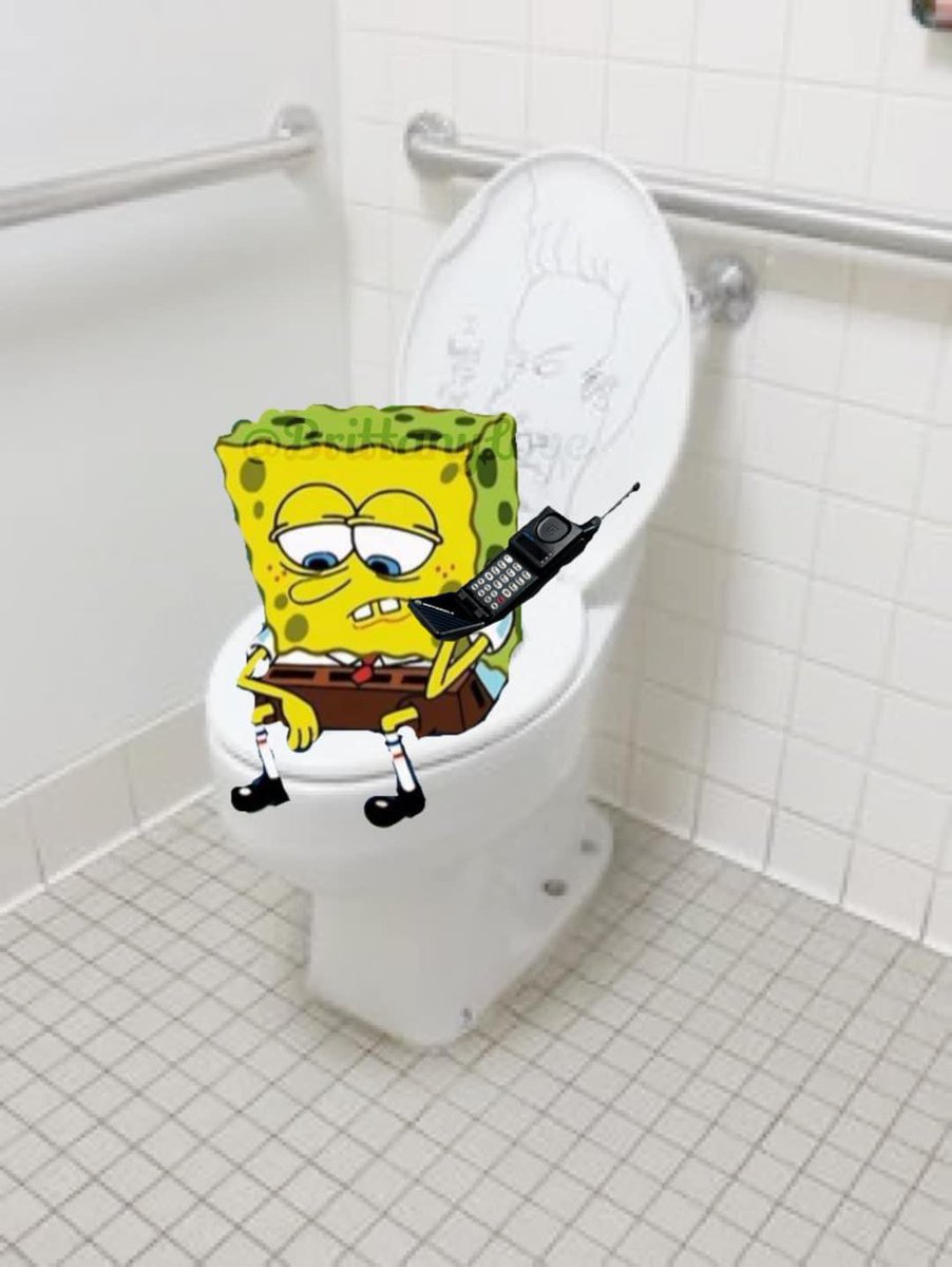 When you’re arguin’ with bae but you at work😭😭😂