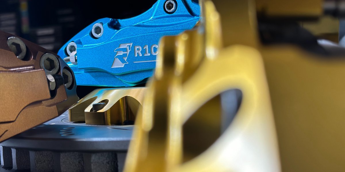 Your upgrades just peeking around the corner. 😎

☝ Click Link In Bio To Learn More ☝

#STOPPINGTHEWORLD #R1concepts #teamR1
#r1forgedseries #6piston #4piston #anodized #gold #blue #brown #performance #brakes #forged #drilled #slotted