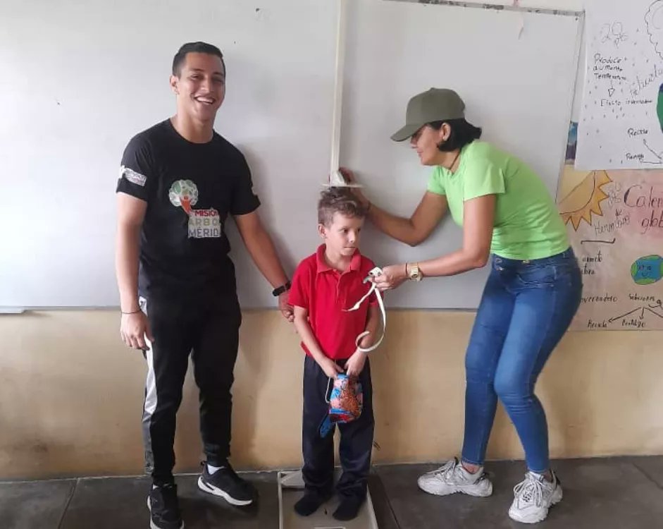 🇻🇪 𝙄𝙉𝙉 𝙈𝙚́𝙧𝙞𝙙𝙖 participó 𝙚𝙣 '𝙝𝙖𝙜𝙖𝙢𝙤𝙨 𝙙𝙚𝙡 𝙥𝙡𝙖́𝙨𝙩𝙞𝙘𝙤 𝙪𝙣 𝙖́𝙧𝙗𝙤𝙡' en la Escuela 'José Antonio Calderón' del mcpio #AlbertoAdriani donde realizamos  varias actividades como antropometria va a la Escuela,crezco junto a ti
#INNMérida
#BloqueaElBloqueo