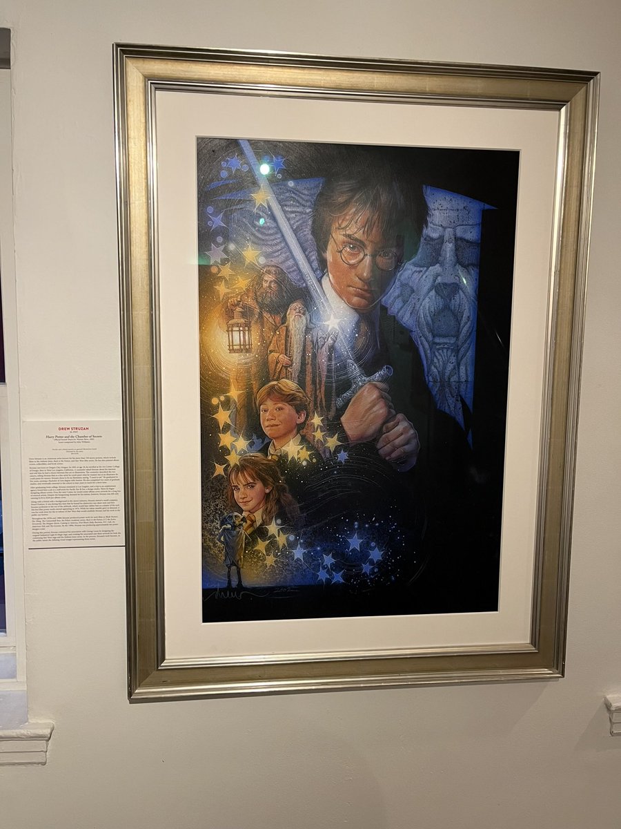 This hangs in at Society of Illustrators @SOI128 it is amazing in person. You can’t believe the combination of precision and loose gestural energy. @DrewStruzan