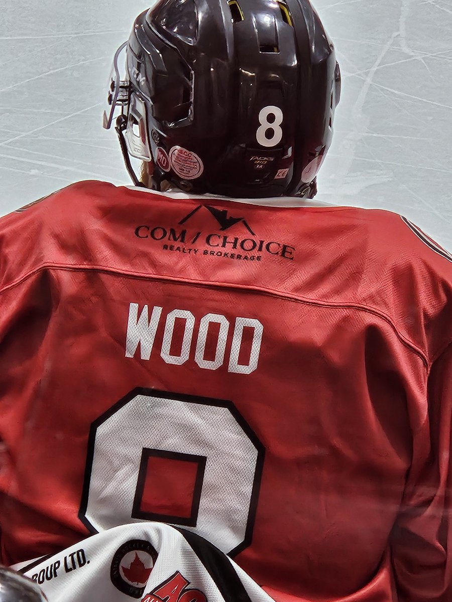 DundasRealMcCoy's tweet photo. Old Macky's back tonight. https://t.co/0Ro06D0MCz