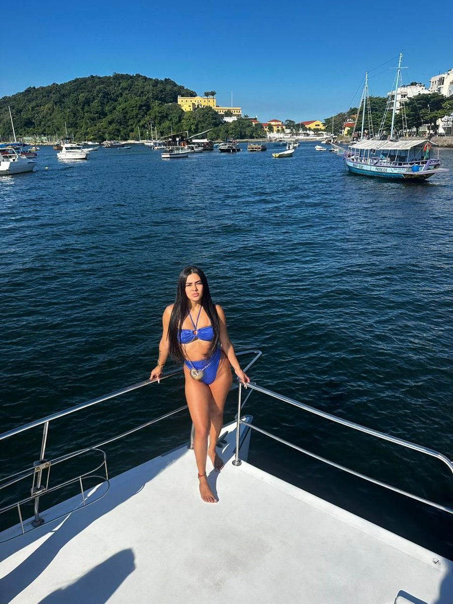 crflaysa03's tweet image. Feliz meu diaaaaa, 21 voltas ao sol 🥳