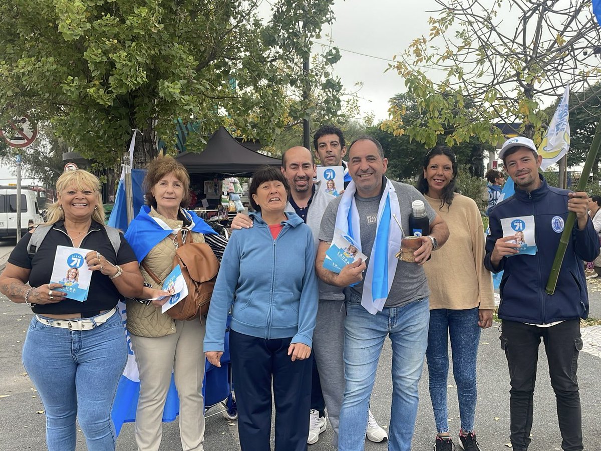 lista71's tweet photo. ¡Terminamos otro fin de semana lleno de energía!

Una vez más salimos a las calles de Montevideo para compartir nuestras propuestas, comprometidos en impulsar esta segunda ola de transformaciones junto a @lauraraffo.

📍Parque Rodó
📍Malvín Norte
📍Punta de Rieles
📍Centro https://t.co/ghB53rIfgx