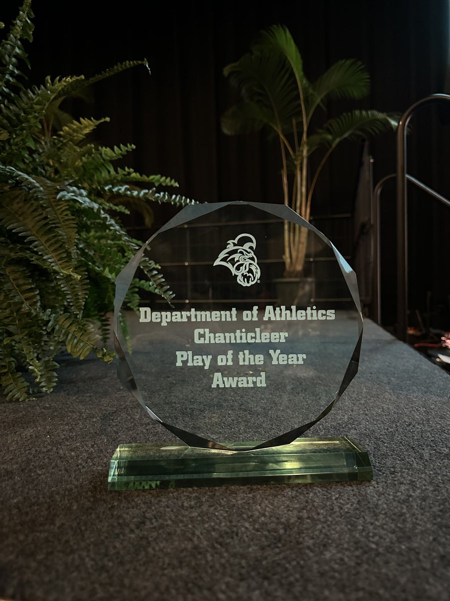 Congrats to @JacksonJayden10 on earning the Scholar Baller Award for football and to @workin_hard15 on winning the department’s Play of the Year Award! #BALLATTHEBEACH | #FAM1LY | #TEALNATION