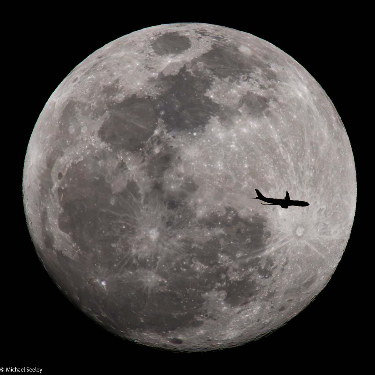 'Passengers on the left side of the plane will have a great view of Tycho' (this pilot, maybe) An Airbus A330-343 (reg C-GHLM) passes in front of the 99% illuminated Moon Monday night, seen from the Space Coast (FL). Air Canada flight 1026 was traveling from Toronto (YYZ) to