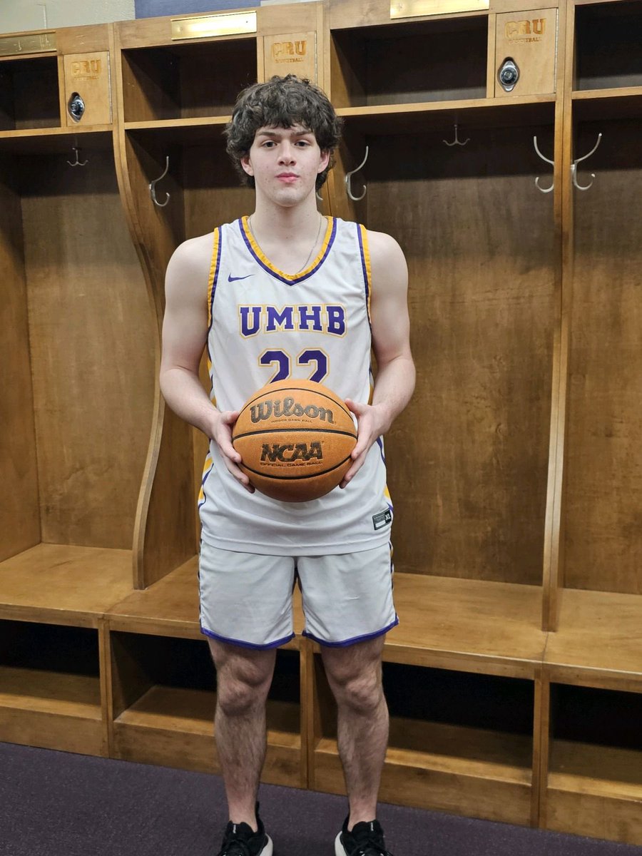 JakeWestbrook13's tweet photo. Thank you @clifcarroll , @udh_84 , @CoachSamReaves for inviting me to come out and visit. I enjoyed learning about the university and basketball program! https://t.co/4octFOesn5