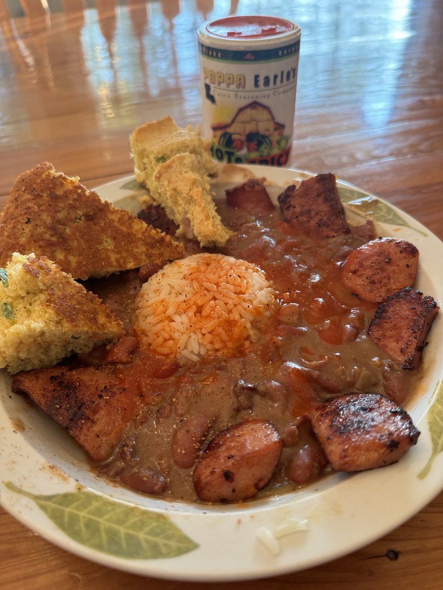 Monday routine…..RB&R day. Added some manda sausage,Cajun cornbread and ⁦@PoppaEarles⁩