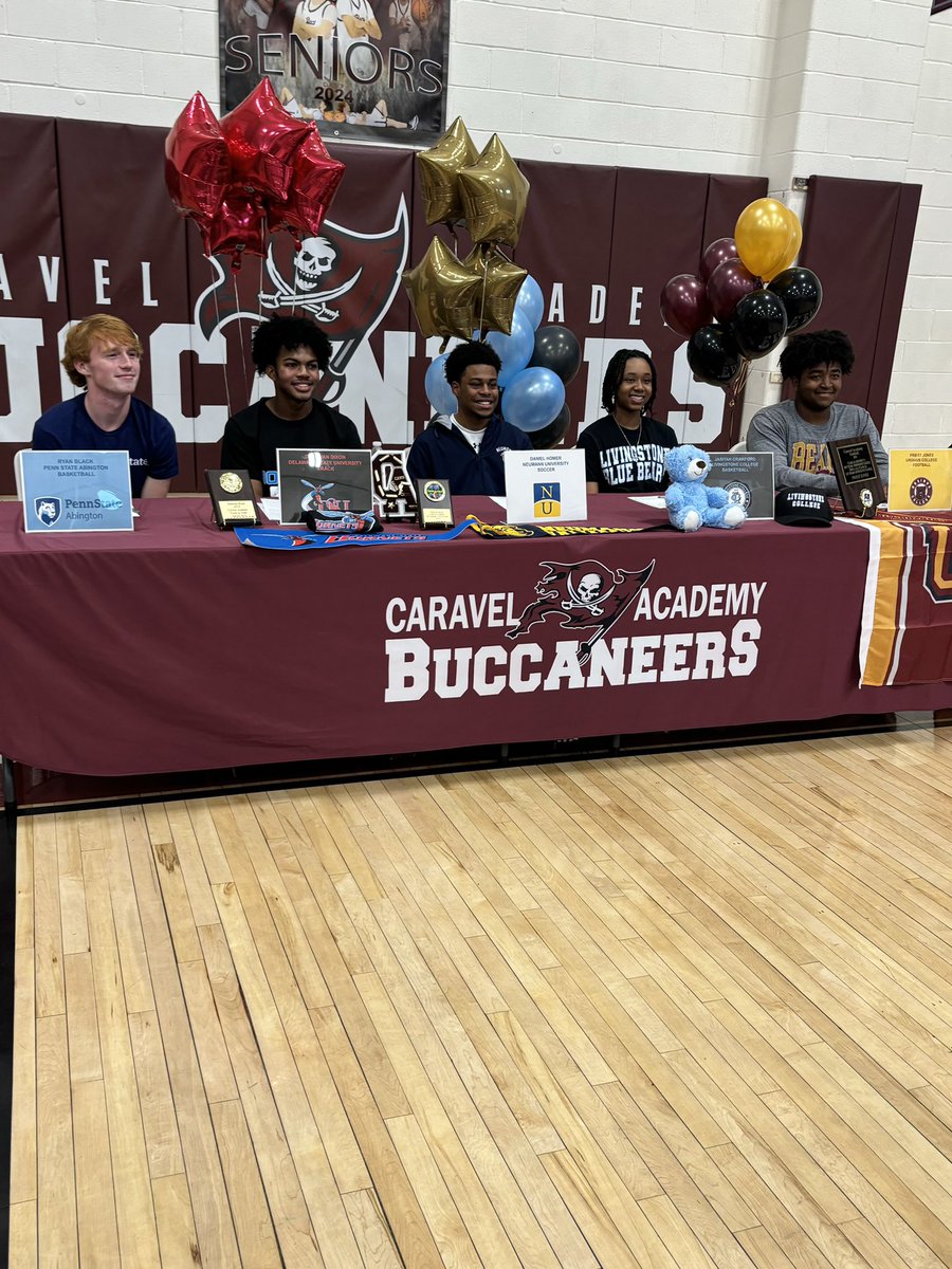 Ryanblack_5's tweet photo. Blessed to announce that I am officially committed and signed to Penn State Abington to continue my academic and athletic careers. Thank you to all my coaches, family and friends for the constant support. Lastly, Thank God for being here throughout my entire journey. #llj #AGTG https://t.co/ZNkhdKfst4
