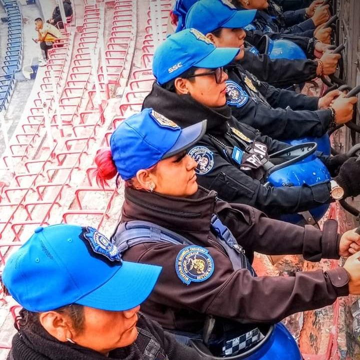 La #PolicíaAuxiliar resguarda accesos, gradas y pasillos del @estadiocdd para el encuentro entre @AmericaFemenil y @PumasMXFemenil 

Disfrutemos de buen fútbol en un #EstadioSeguro 

#SiempreJuntos