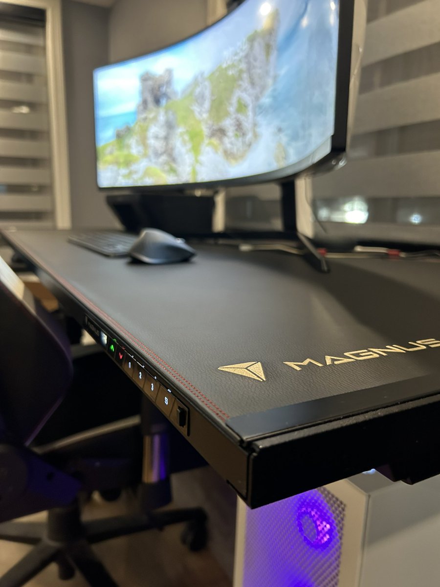 devosland's tweet image. #SecretLab