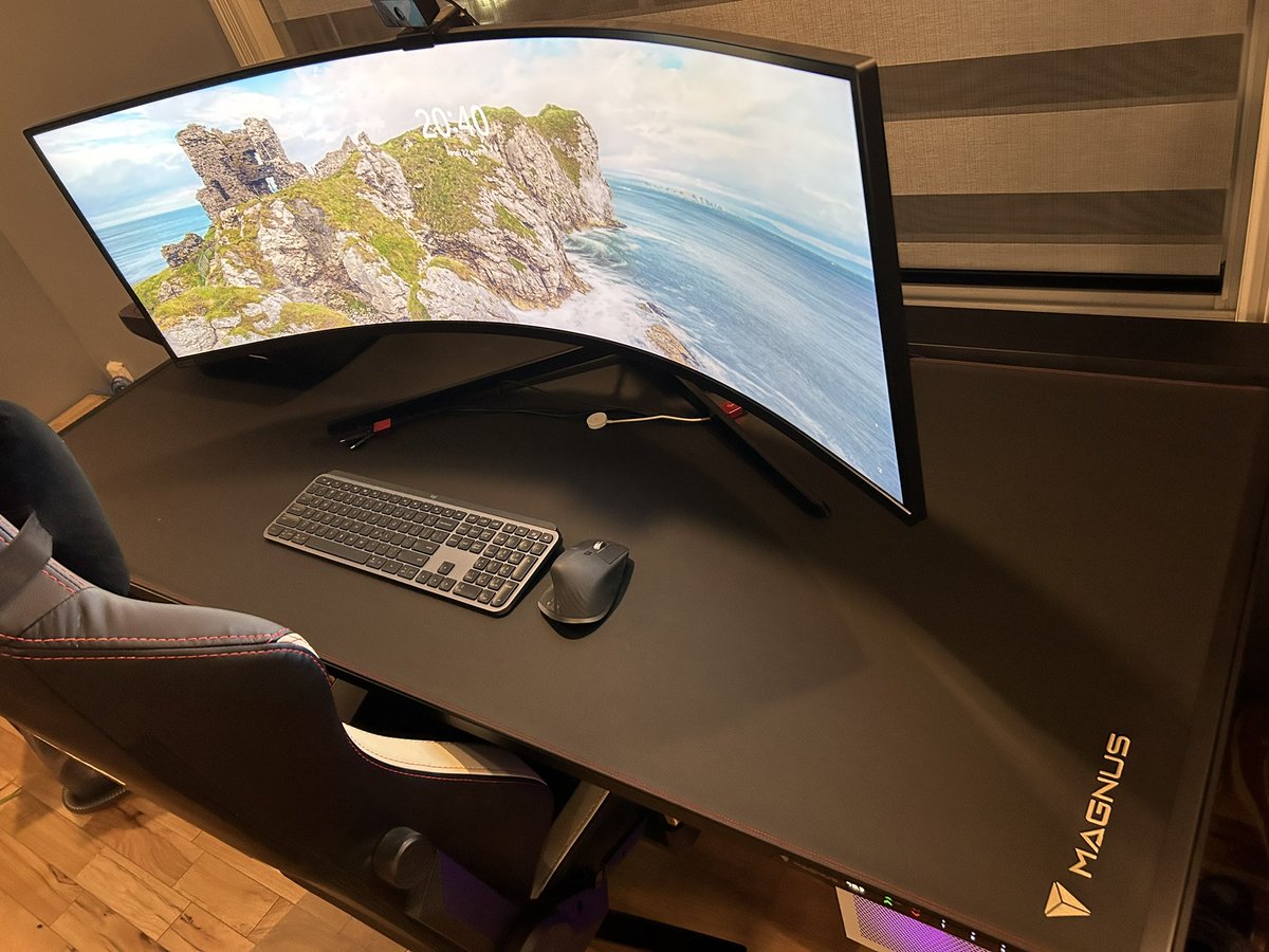 devosland's tweet image. #SecretLab