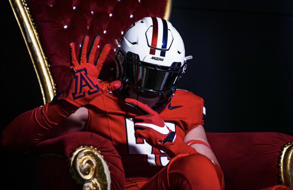 Had an amazing time at @ArizonaFBall on my OV!! Thank you @CoachGonz @CoachBrennan for having me!!!