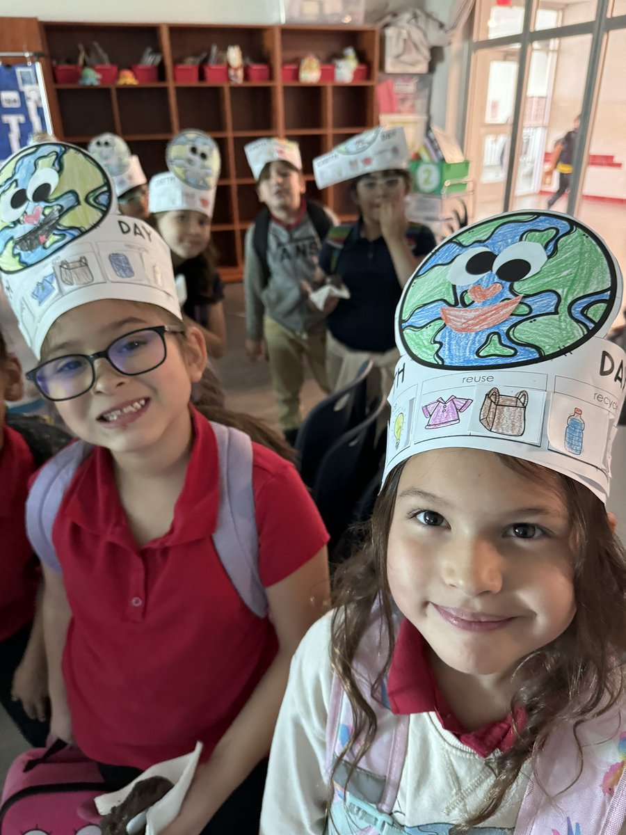 jcochran_JCE's tweet photo. Had a great day of learning with Earth Day activities❤️🌎
#buffvengers
@JFCarrasco_JCE https://t.co/wHPzSkJrUw