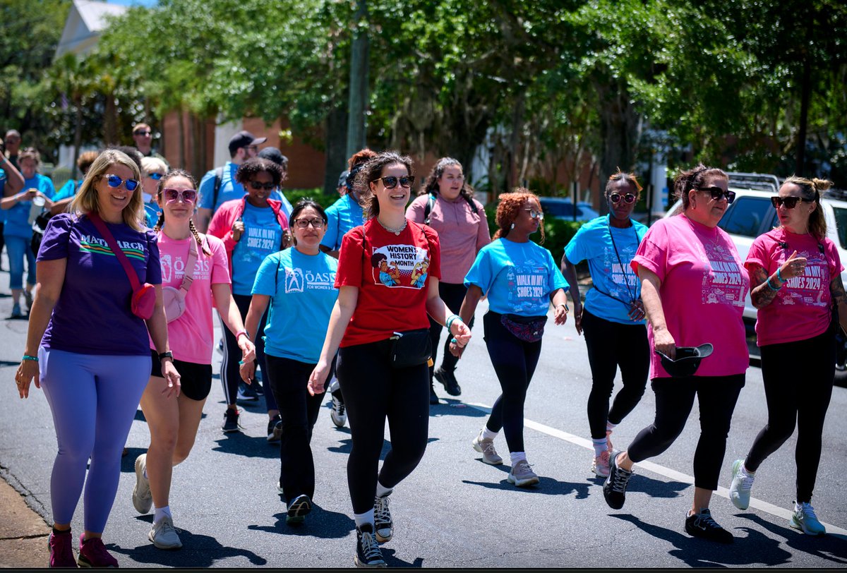 LaurensKids's tweet photo. What a day Tallahassee! We started our day at Sabal Palm Elementary &amp; then hundreds of advocates from organizations including the @FCASV, Refuge House, Ounce of Prevention Florida, PACE Center for Girls &amp; more gathered &amp; laced up their sneakers to help raise awareness! TY to all! https://t.co/KSu7zWv4O7