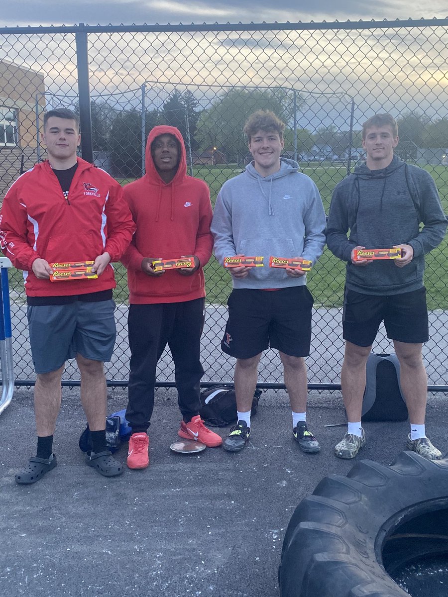 Coach_McCue's tweet photo. Some big PR’s tonight for the YHS Throwers! On Varsity: Dom, Jake and Ryan took 1-2-4 in Shot Put. Discus Dom and Ryan took 3-5. Very promising showing from the young guys too! @YHSAthletics115 @RunYHS @KCNpreps @MileSplitIL @ILXCTF https://t.co/oQV3i3Lawx