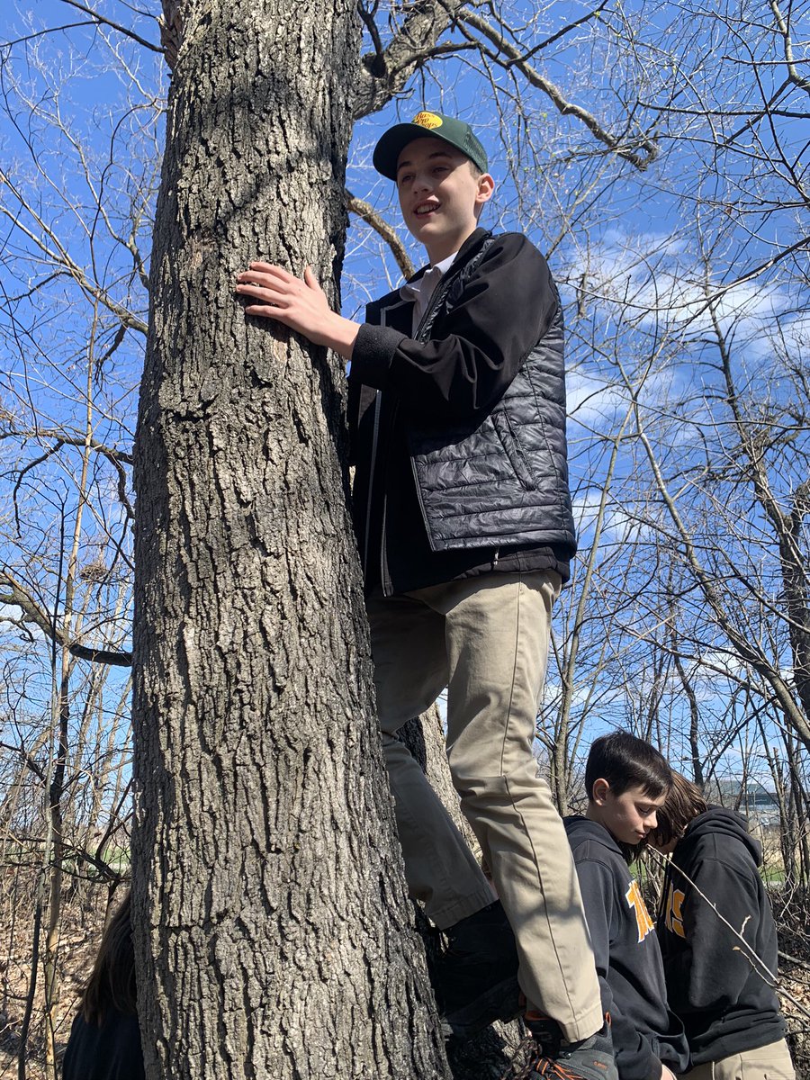 Today’s outdoors club was extra special as we learned how to use GPS units to geocache! I think we have some new enthusiasts! Thank you @SAllard88 for teaching and guiding us. Super stoked for our next adventure. @StMatthewOCSB @CapoOttawa